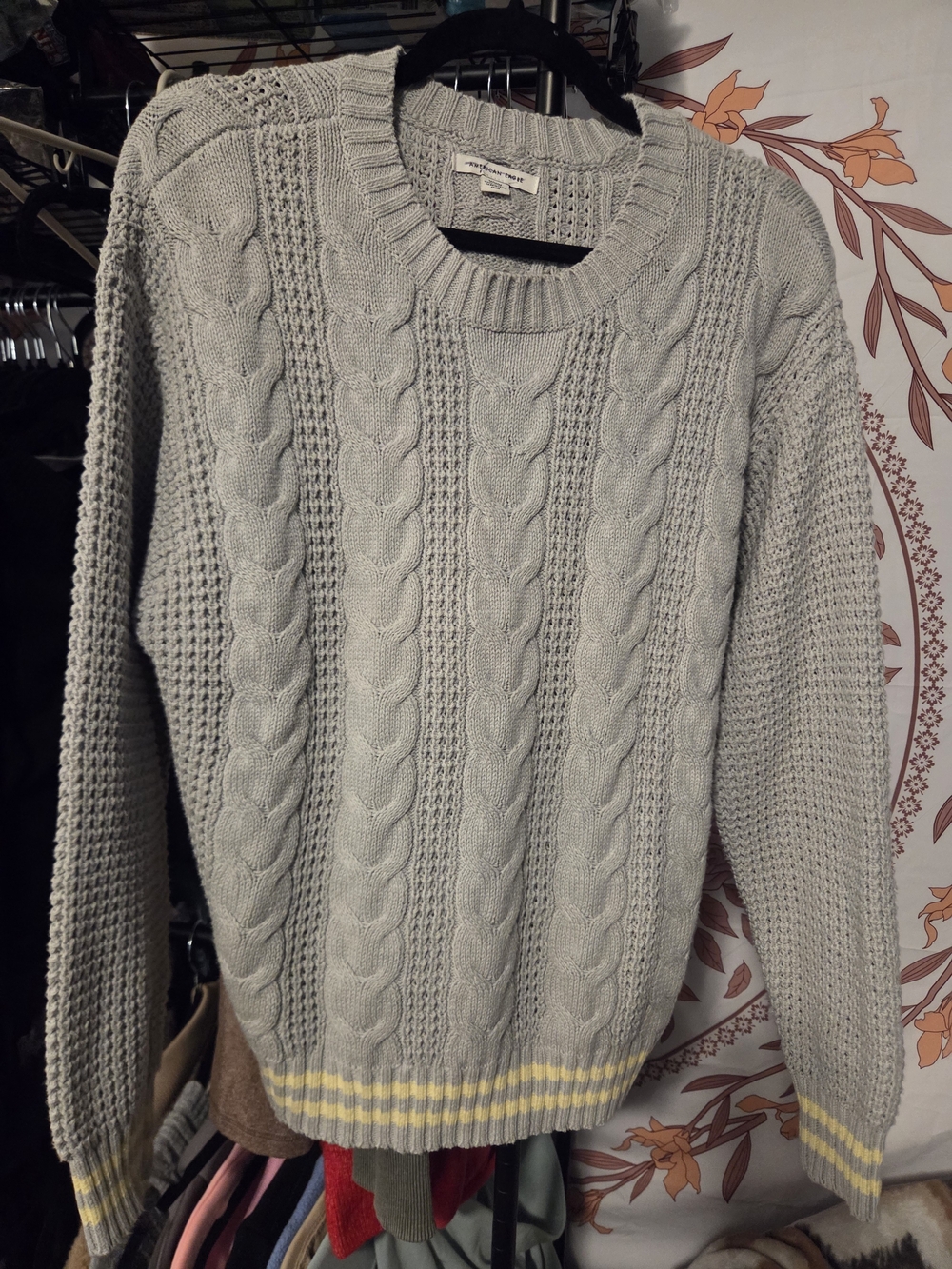American Eagle Gray Cable Knit Academia Sweater Varsity Yellow Stripes M